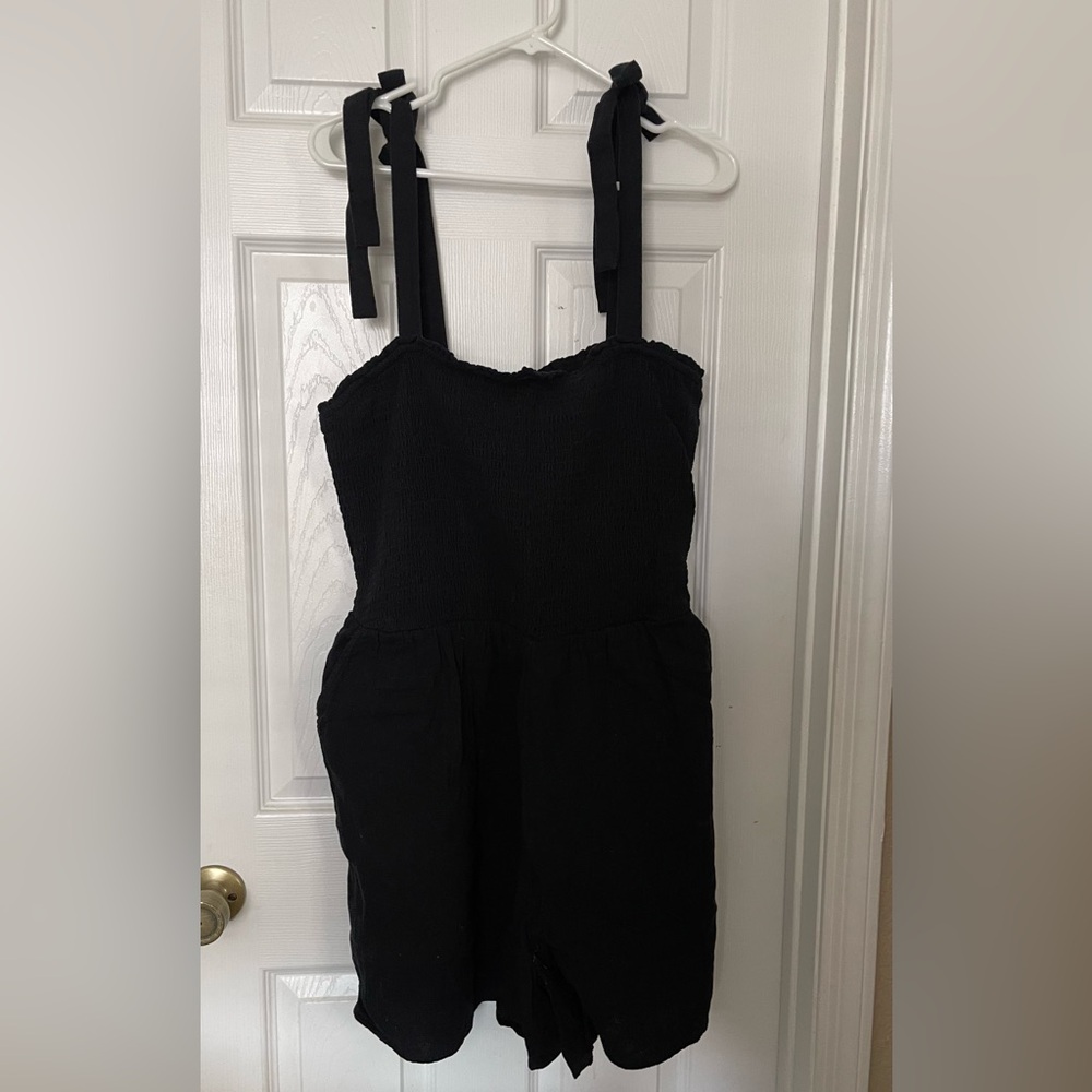 Old Navy Black Sleeveless Romper